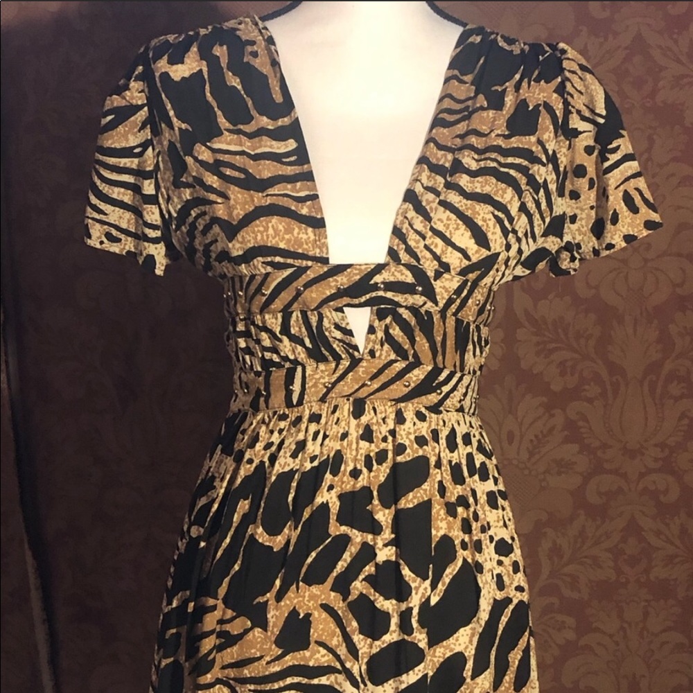 ⭐️NWT Novella Royale Harper Maxi Dress 
Leopard